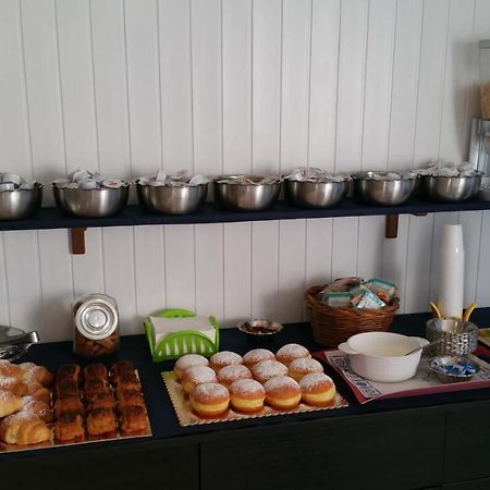 Fiorina Bed&Breakfast - Colazione Fino A Mezzogiorno - Beach Village Gratuito - Aquafan25 Oltremare20 Riccione Exterior foto